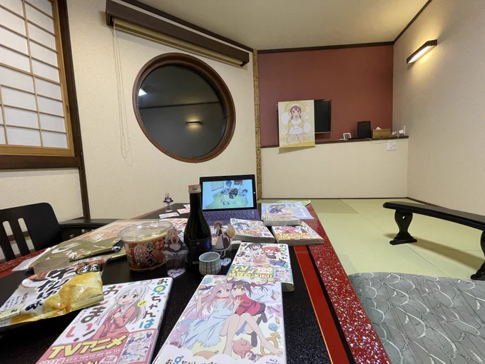 おにまい聖地の宿でおにまい12話見ながら宴会してる #おにまい 