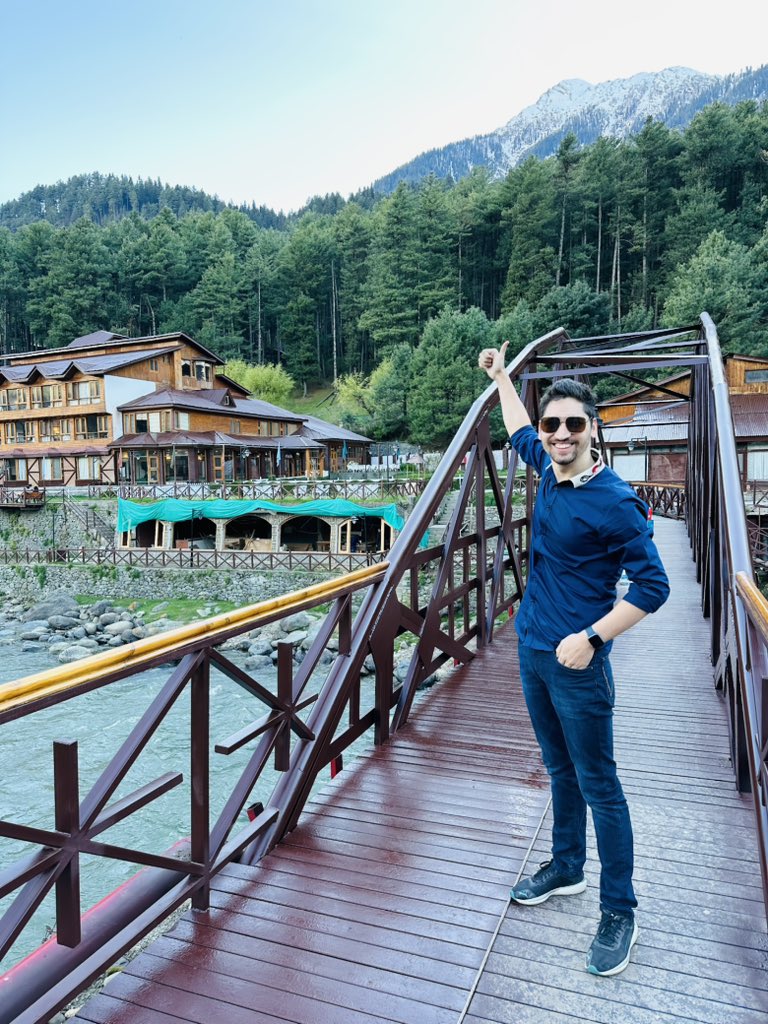 CAtabraiz's tweet photo. My all time Favourite Pahalgam kashmir #view #india #LeafsForever #Kashmir https://t.co/tgHRvktphl