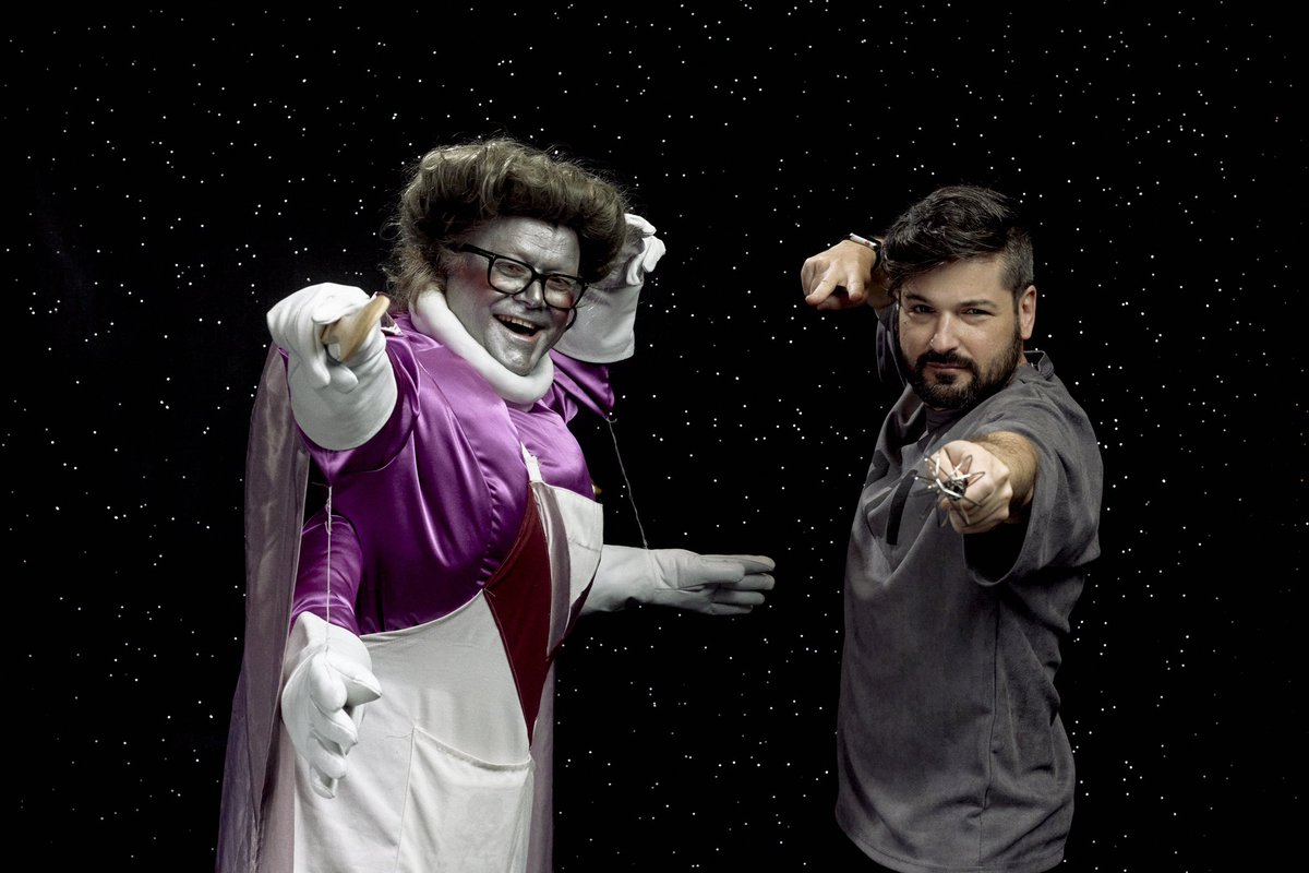 ChefGormaanda's tweet photo. Warm hugs for everyone. Thx @acarboni for joining me in the Photo Booth, it was an honor. See you in Tokyo.
•
#starwars #swce #starwarsCelebrationLIVE #chefgormaanda #starwarsholidayspecial
•
Photo Credit @toyastronauts (Wes Ellis) https://t.co/fRzL9wsz4c