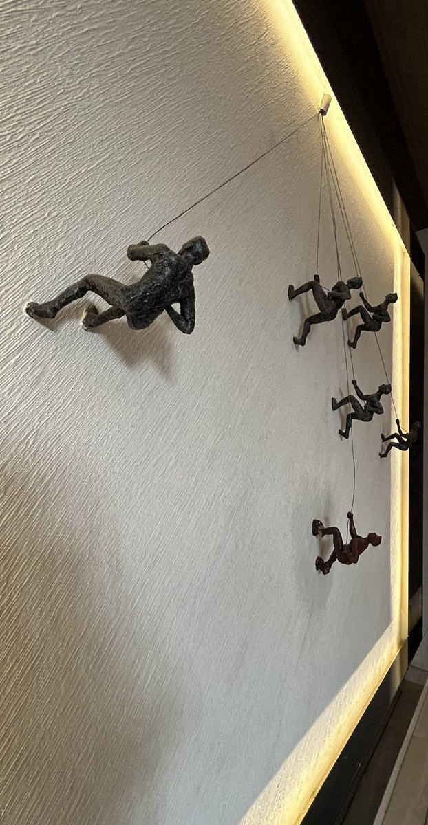 srivastava91265's tweet image. Different Paths ! 
Up on a different path, lifted up by our desire to succeed, not dragged down by a resentment of success.

#differentpaths #journey #pioneer #success #challenge #lifelessons #lifequotes #lifegoals #myjourney #path #purpose #means #climb