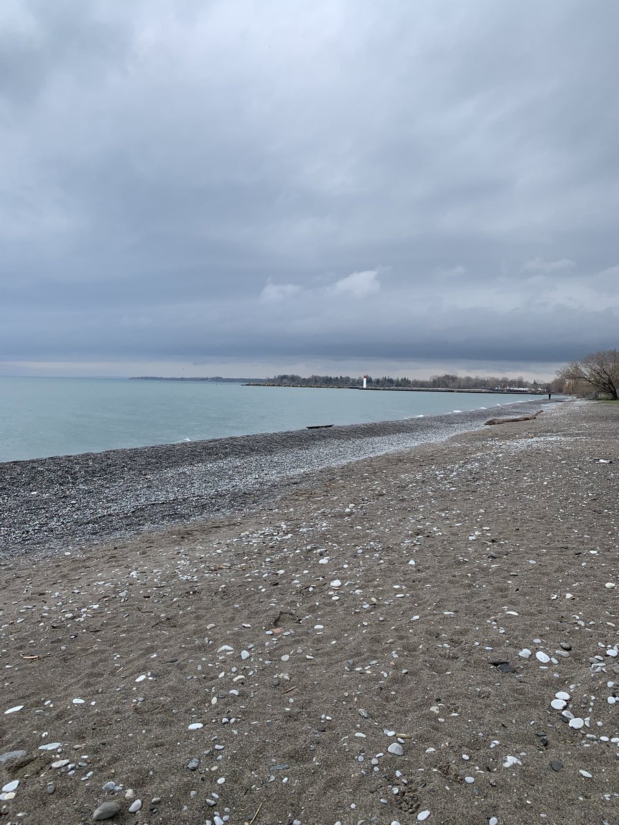 tirednursey's tweet photo. @LLynneIrwin Beautiful Lake Ontario in Whitby looking towards Toronto yesterday.
#greatlakes #lakeontario #EarthDay2023 #EarthDay23 https://t.co/heab02Ec6c