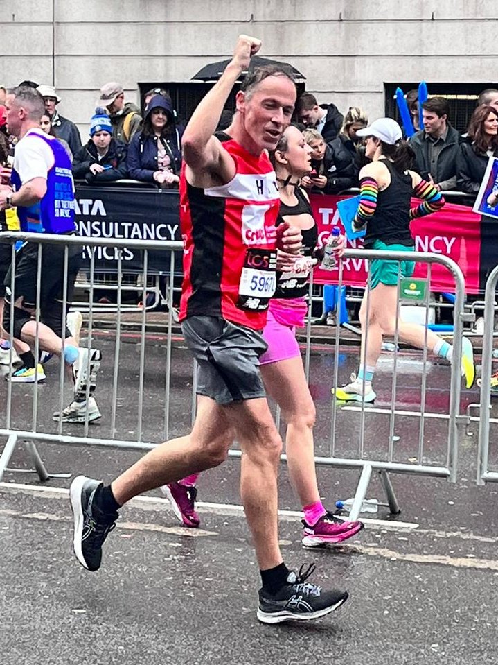 Here's Phil making it look way too easy as he zooms past Mile 13. What a hero! #TeamCrisis #londonmarathon2023 #WeRunTogether