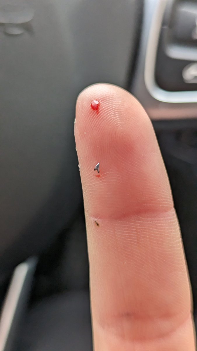 NuttyNatty56's tweet photo. 2017 Mercedes GLC AMG line, lovely car, but this bit sucks 🙈 @MercedesBenz https://t.co/PnwWDe6oJD