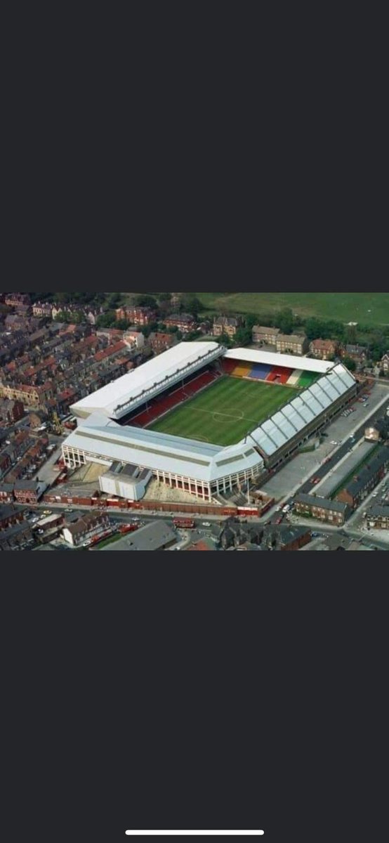 Andybrawn6's tweet image. Strictly speaking, this is a ‘lost ground’…Since this picture of Anfield was taken, all 4 sides of the ground have been rebuilt, ..
