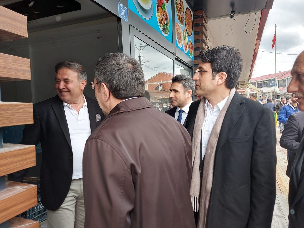 Korkutata_Zeki's tweet photo. 📍#Adaklı    #Bingöl                                                         Teşkilatımız, esnafımız ve vatandaşlarımızla yola devam ediyoruz.Birliğimiz daim olsun. #DogrusuAkParti 📸 https://t.co/MFXg8I3lyS