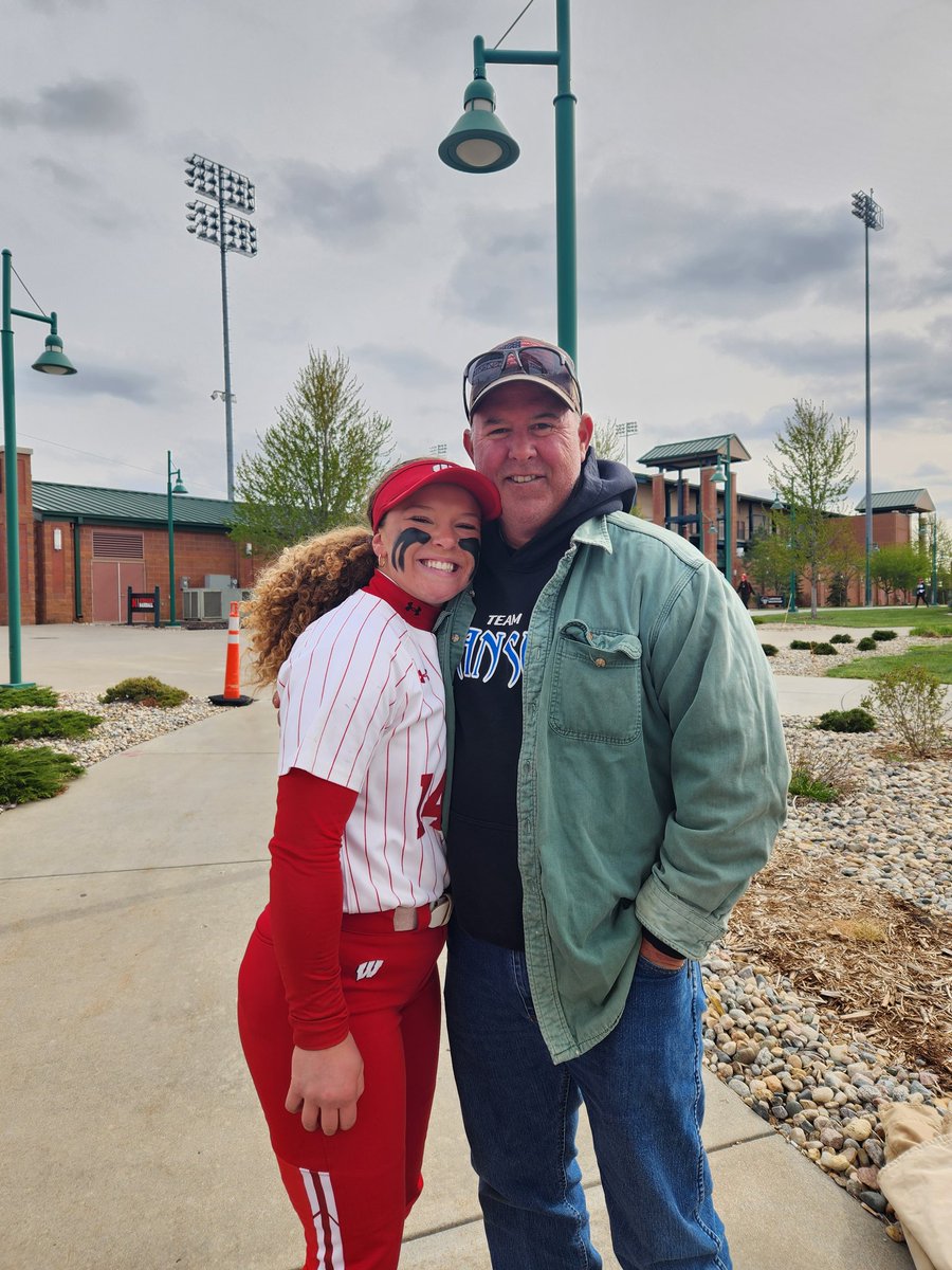 TimRodg42038893's tweet photo. Watched a great game with a come from behind rally started by Kate over Nebraska. A brief chat after the game to top it off. https://t.co/p1frAqiH3A
