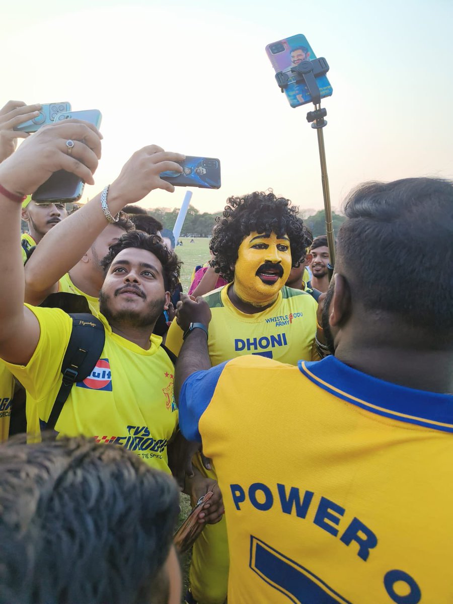 CricSuperFan's tweet photo. Everywhere we go ! 💛

A meet up with the West Bengal CSK fans 💛 @wbmsdian07 

#whistlepodu #CSK #Yellove #MSDhoni #CSKvKKR https://t.co/LwluZpUtRk