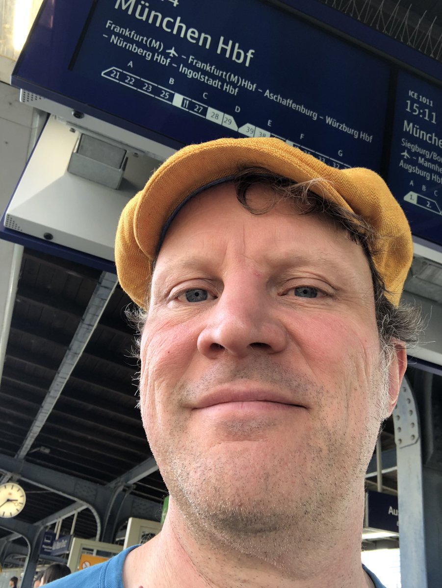 buddepiept's tweet photo. Unterwegs für @Freischreiber und @riffreporter. Freue mich auf ein  paar Tage in München und spannende Begegnungen. 

#15Prozent #insektensterben https://t.co/3wqwmJJIyF