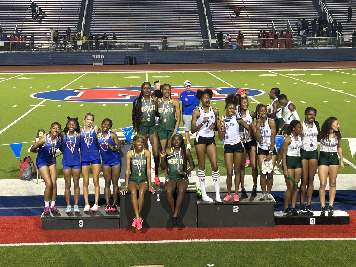 Area meet champ in 200 &amp; 4x400🥇🥇Getting ready for regionals 💪🏾💪🏾💪🏾 #hardwork#dedication 
<a href="/NTX_Jackrabbits/">NTX Jackrabbits</a> <a href="/TXMileSplit/">Texas MileSplit</a> <a href="/milesplit/">MileSplit US</a> <a href="/DesotoTrackXC/">Desoto Track and XC</a> @track_reports <a href="/EliteTexasTrac1/">Elite Texas Track & Field</a>