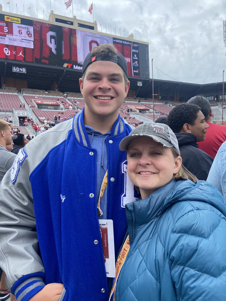 Had an amazing time watching the <a href="/OU_Football/">Oklahoma Football</a> spring game, and having the opportunity to meet some legends! Can’t wait to be back in the summer! <a href="/Coach_Cochran/">Chris Cochran</a> <a href="/CoachVenables/">Brent Venables</a> <a href="/OU_CoachB/">Bill Bedenbaugh</a> #BoomerSooner <a href="/ParkerThune/">Parker Thune</a>
