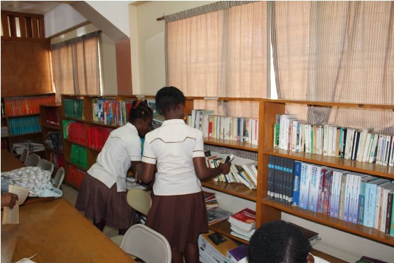 artistsforpeace's tweet photo. Happy World Book Day! 📚

We believe all children have the right to read which is why we support access to education for Haitian youth. We are proud of our students who achieved a success rate of 83% in the 2022 Haitian state examinations.👏🎓

#worldbookday #Haiti #literacy #APJ https://t.co/ilj85Ldh2Q