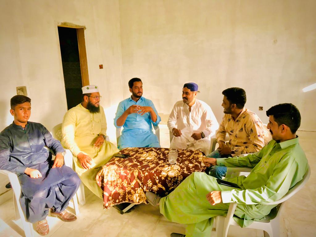 AzherSindhi's tweet photo. عید کے دوسرے روز پاکستان پیپلز پارٹی یوسی 11 کے منتخب چیئرمین مرتضیٰ علی میمن وائس چیئرمین علامہ غفور امجدی نے پارٹی کارکنان سے ملاقات کی اس موقع پر صدر #CBKC وارڈ 3 علی نواز جمالی جنرل سیکریٹری #CBKC وارڈ 3 دانش خان سوشل میڈیا ایکٹوسٹ اظہر میمن اذان میمن موجود تھے
#PPPFamily https://t.co/gSSHqcU69J
