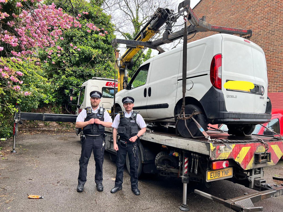 MPSForestHill's tweet photo. #PCBen and #PCJack have seized a vehicle which has been linked to numerous offences. #GreatWork https://t.co/l29LIYE82P