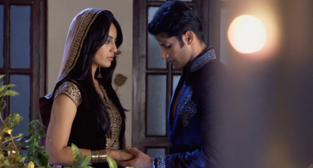 Happy nine years of our beloved #SaAhil and #QuboolHai2❤️

#SurbhiJyoti #Karanvirbohra