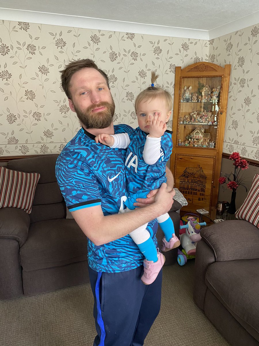 van_stace's tweet photo. My daughters is predicting 3 goals from @SpursOfficial today #coys #TottenhamHotspurfamily https://t.co/YNJjE3ejrE
