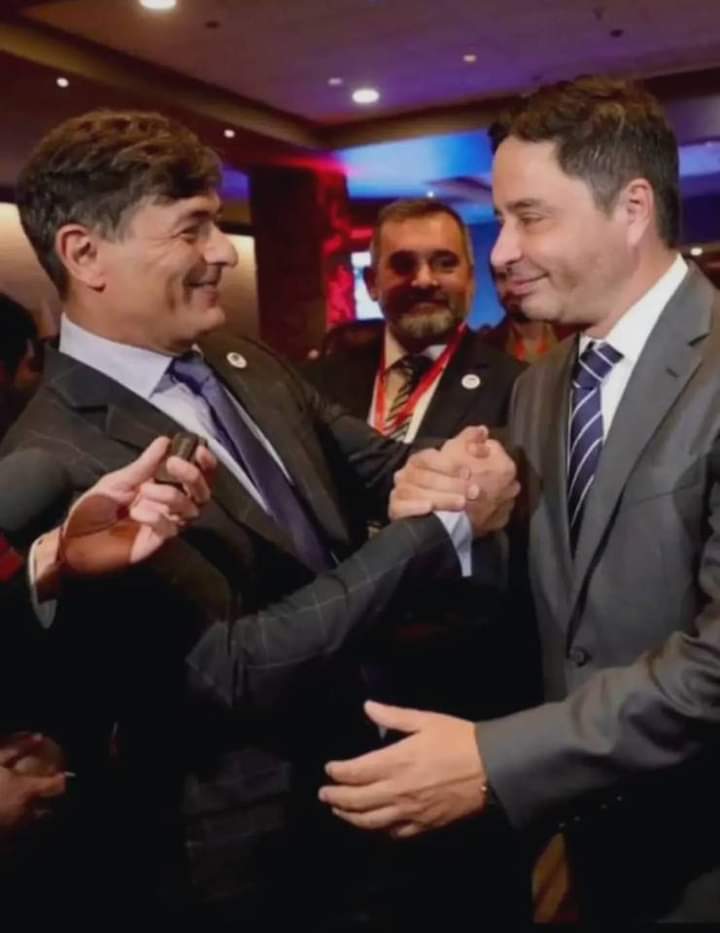 AbuelitoPDG1's tweet photo. @danielstingo Gracias por compartir @danielstingo 
El #partidodelagente te lo agradece .
Ya sabes vota Lista A, para Consejeros Constitucionales. 
@Parisi_oficial 
@Besaluz 
@Big_John25 
@cristiangonzal2 
@G7Hugo https://t.co/ZbhCqnvXP9