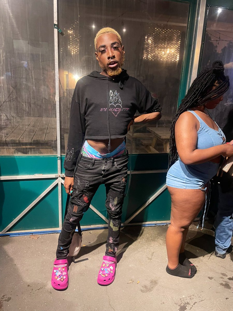 _kvgngemini_'s tweet photo. Im the cat to the mice , you can’t play with me 🩷🫅🏿#princesss https://t.co/u2FwU7Ocgx