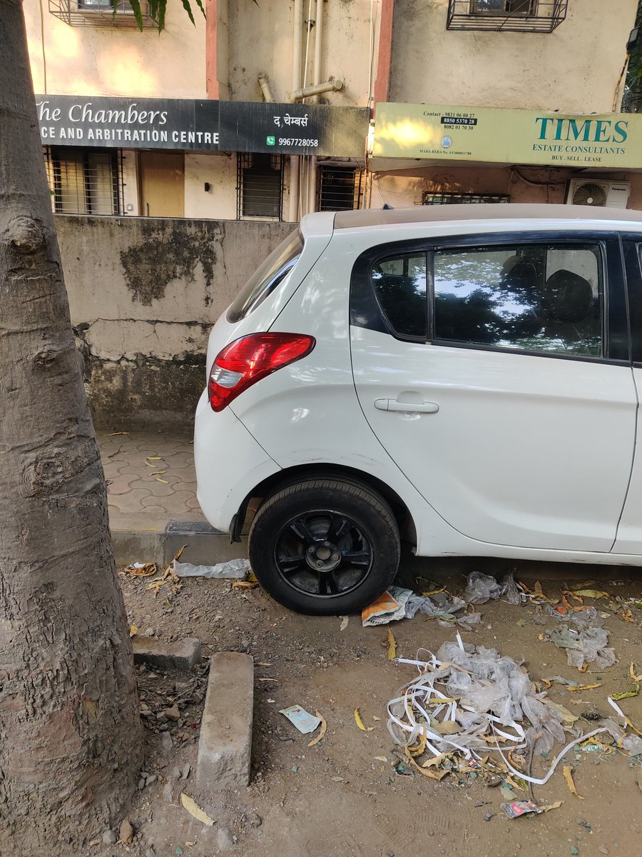 TimminsPriyanka's tweet photo. 🙄 nw people hv started parking their cars on t Footpath also😡Dey seem to hv tkn over t Hawkers! Outside Ashoka Soc, Ashok Chopra Rd, Panch Marg, off Yari Rd,nxt to Suman Soc, Versova,Andheri W @MTPHereToHelp @MumbaiPolice @AndheriLOCA @yariroadbachao @ankupande @RoadsOfMumbai https://t.co/8fmskUECfL