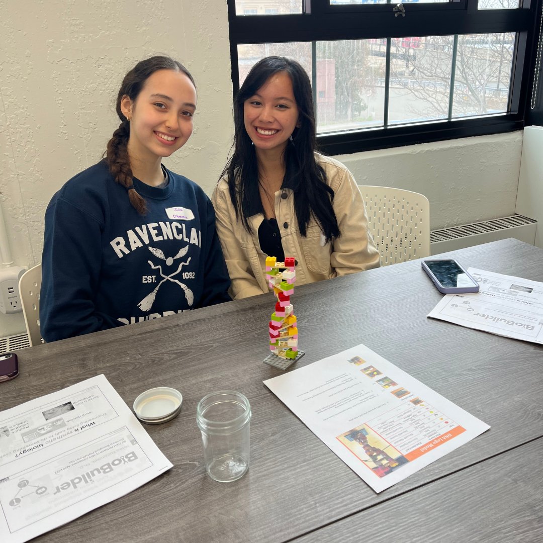 SystemsSally's tweet image. Yesterday, we hosted our "Day of Science" with BU Stem Pathways at our learning lab! We are so happy to see the collaboration and innovation that comes from a room of scientists. #biobuilder #wherescientistsgrow #dayofscience