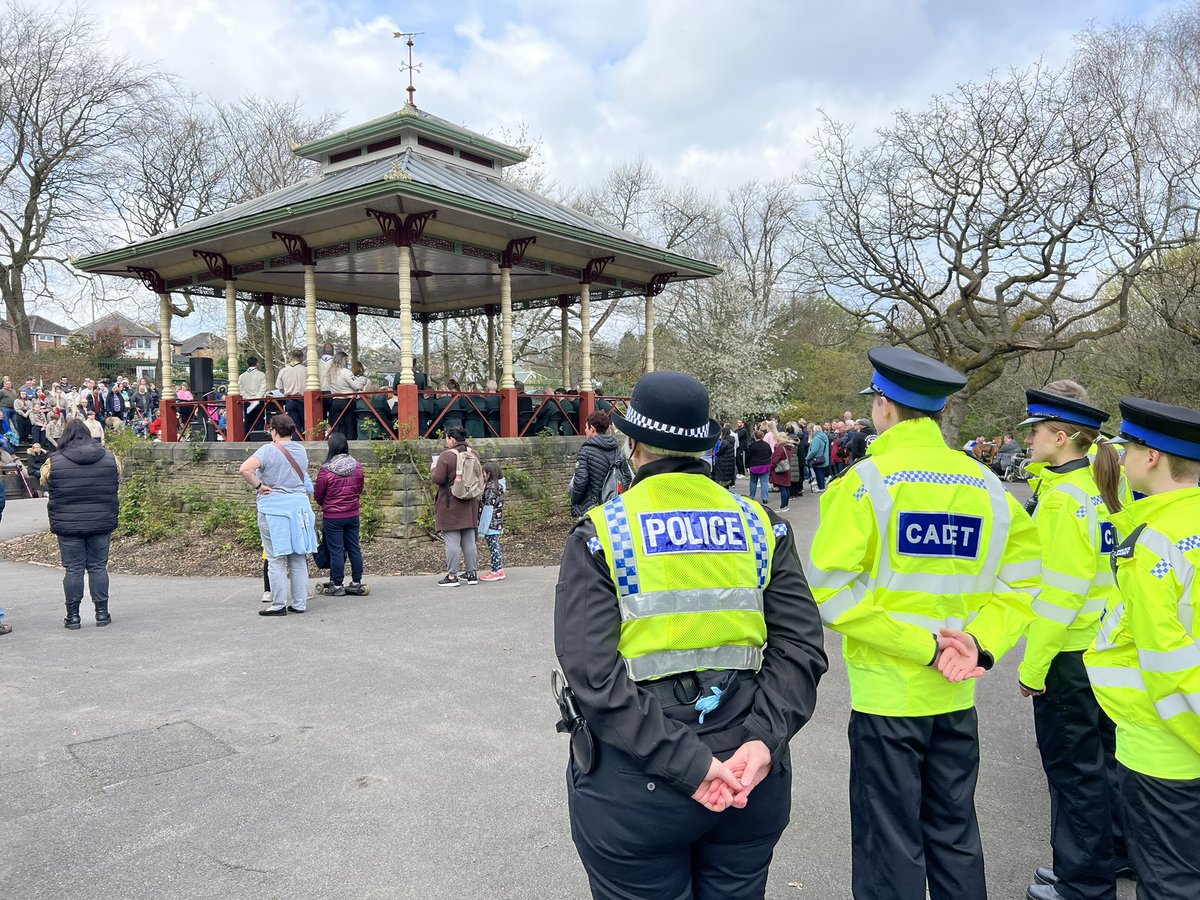 WYP_Cadets's tweet photo. Kirklees Cadets supporting @HSWScouts at their St George’s Day Parade in Beaumont Park Huddersfield https://t.co/o2BK9hgLw0