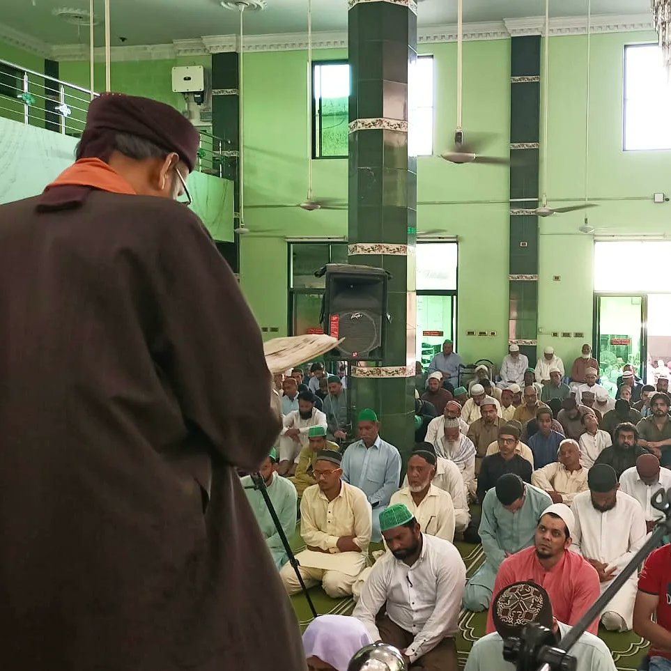 FariduddinQadri's tweet photo. Khutba #EidulFitr 2023 at Qadri Masjid, Karachi https://t.co/iWK4D4PQHx