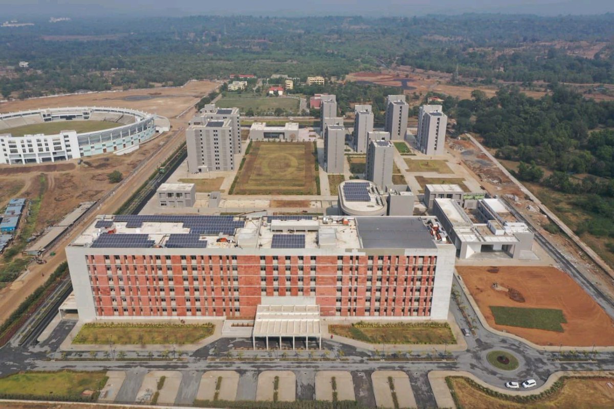 mansukhmandviya's tweet photo. PM @NarendraModi Ji to inaugurate NAMO Medical Education &amp; Research Institute in Silvassa on 25th April.

The foundation stone of the project was also laid by PM Modi Ji in 2019. 

It will provide quality healthcare services for the people of Dadra &amp; Nagar Haveli and Daman &amp; Diu. https://t.co/p3n80R2x6p