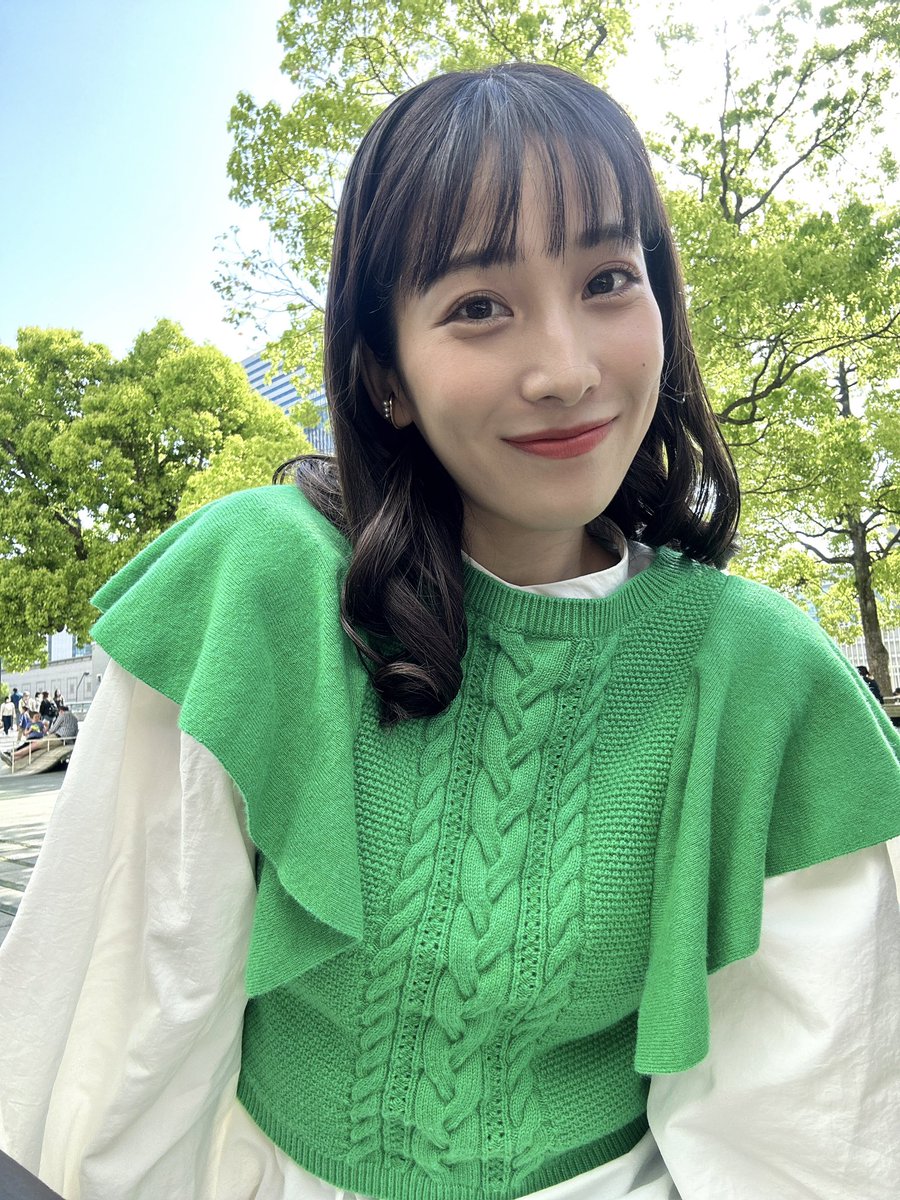 natsuki_1623's tweet photo. 背景も相まって、なんかすごく緑🌱🌿🍃
明日から月曜日！頑張りましょ〜🍚 https://t.co/5zuorp1A7l