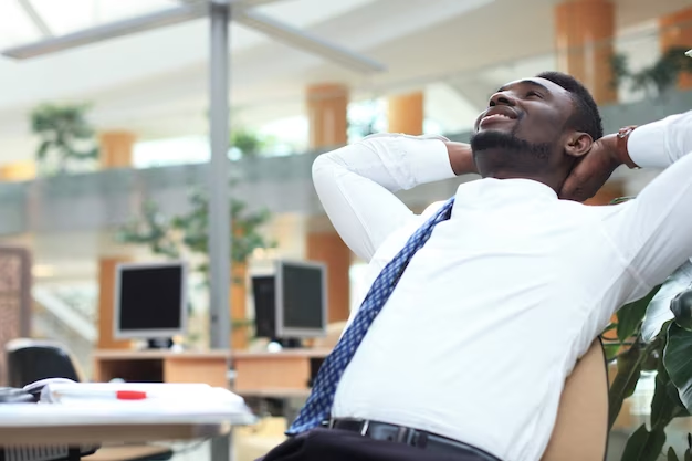 MrKasozi's tweet photo. Calling all 8-5ers! Boost your Monday mood with Sunday exercise! Here are some ideas:

#Thread #SundayExercise https://t.co/iDrU0aFY7j