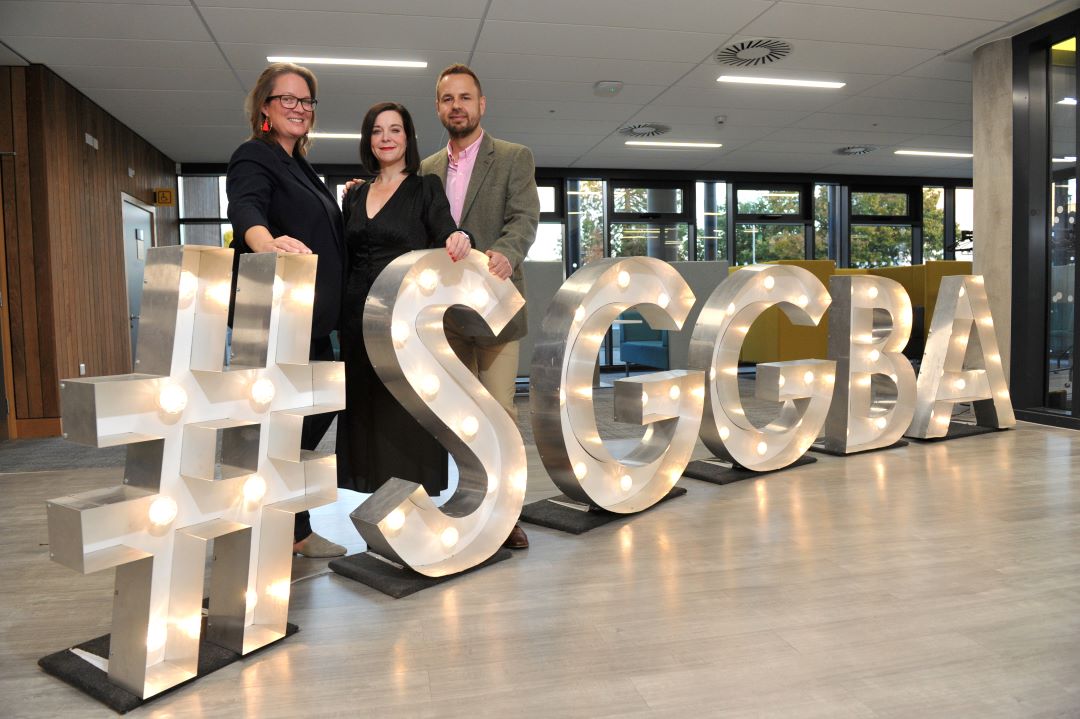 oasisevents's tweet photo. ABOUT US: We love developing close relationships with our clients. It's always a pleasure working with James and Michelle Fyrne, co-founders of @soglos
📸 @MikalLudlow
#eventplanner #bespokeevents #events #cotswolds #teamwork #experience #guestatyourownevent #OasisEvents https://t.co/9M01vjxpOP