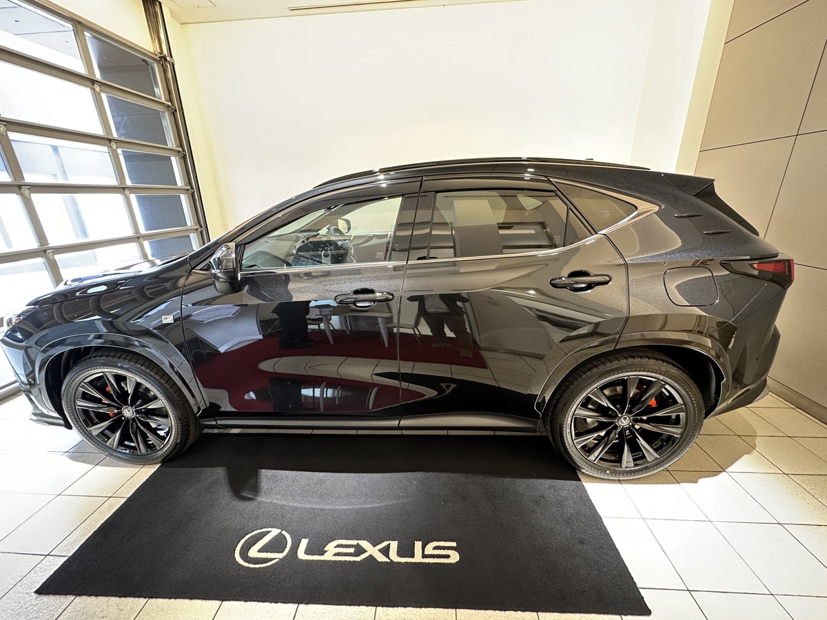 karyu116's tweet photo. 契約から491日
ようやく納車されました♪

50km少々走って帰宅しましたが、追パフォダンの効果もあってか非常に滑らかな走りで最高でした😁
これからNXのある生活を楽しみたいと思います♪
#NX350h
#年次改良
#納車 https://t.co/DZ6QnMP5i2