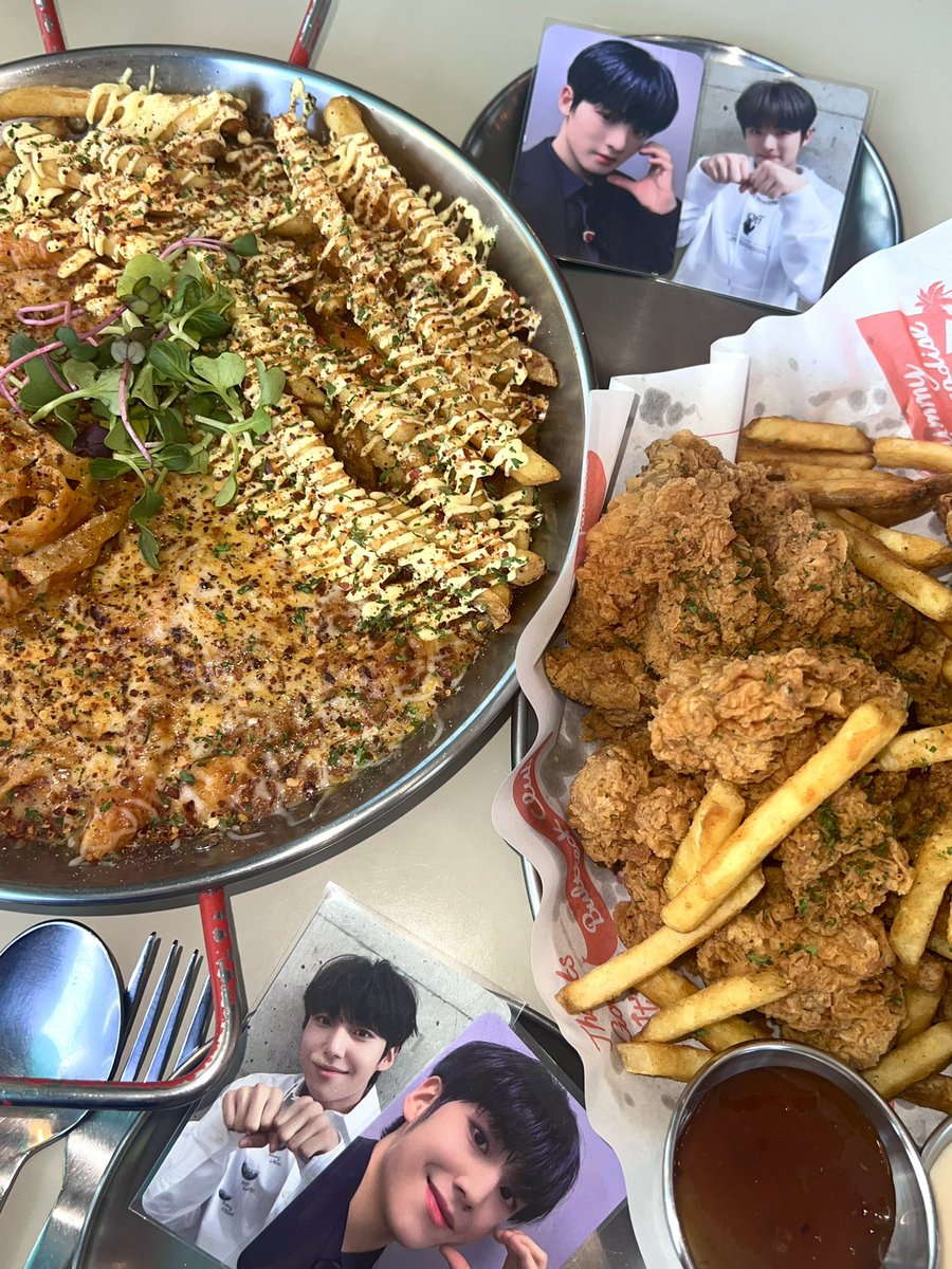 먹브레드. . . 

#은상아_여기맛있네
#얌얌꼬르륵