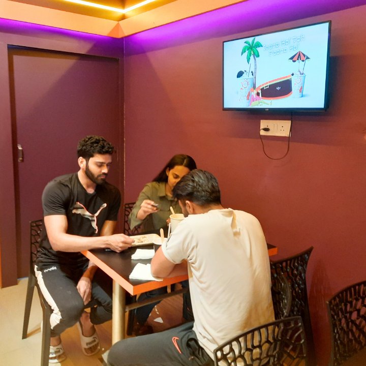 Glimpses of our recently opened second outlet at:
Riverview Arcade,
Sector 6, Gomti Nagar Ext, Lucknow