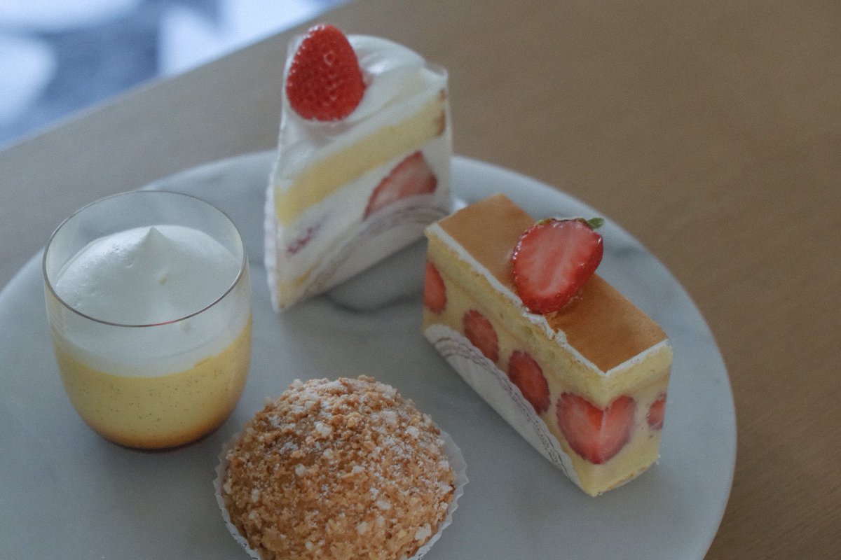 meg_latte2's tweet photo. 昨日牧落にオープンしたペシュさん！
普段ムースケーキばかり選んじゃうからシンプル丁寧なケーキ食べるの久しぶりで幸せ🥰

@PECHEMIGNON2023 https://t.co/f1Jti5IY2e