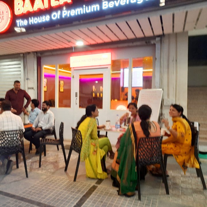 rai_basant's tweet photo. Glimpses of our recently opened second outlet at:
Riverview Arcade,
Sector 6, Gomti Nagar Ext, Lucknow https://t.co/aKmLQCm0ac