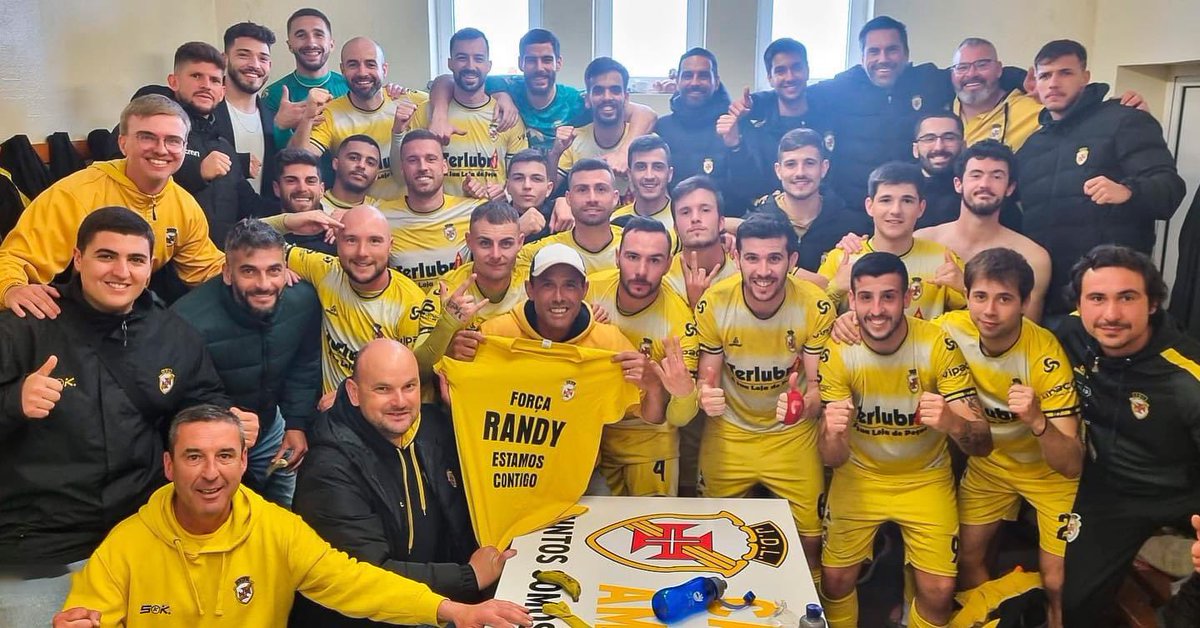 𝐄 𝐀 𝐉𝐔𝐕𝐄𝐍𝐓𝐔𝐃𝐄 𝐆𝐀𝐍𝐇𝐎𝐔! 💛

#BoraAmarelos #YellowSubmarine