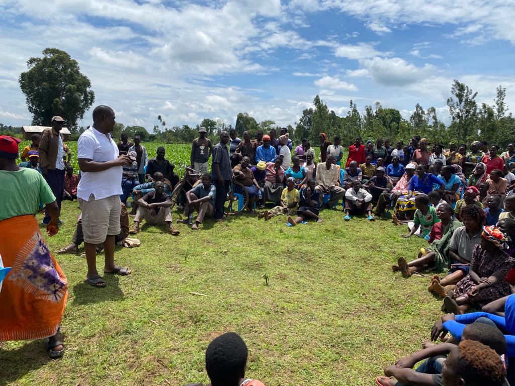 HonWamboka's tweet photo. Hosted residents of Bumula centre for 'gumzo musirekere' to listen, engage and consult them on diverse developmental matters. Such forums offer opportunities for idea sharing, updating and reviewing our progress to ensure delivery in line with our people centred Leadership. https://t.co/Ep8vV1y3fQ