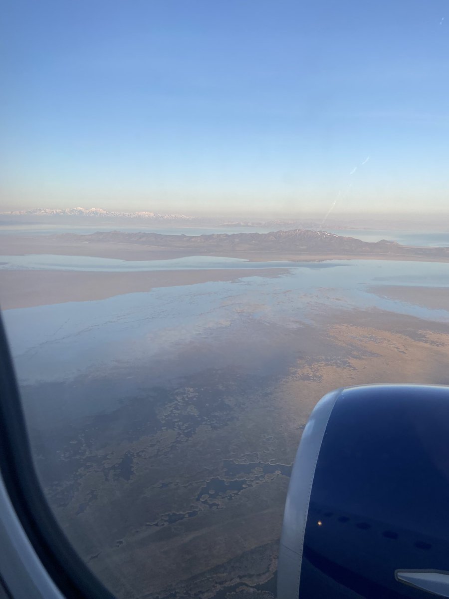 The shrinking Great Salt Lake at first light, hauntingly beautiful. I got emotional thinking about it vanishing (creating many problems) without major water conservation efforts. Heavy stuff before 7 a.m. The thoughts of a sleep-deprived journalist at the end of #SEJ2023 🫠🫠