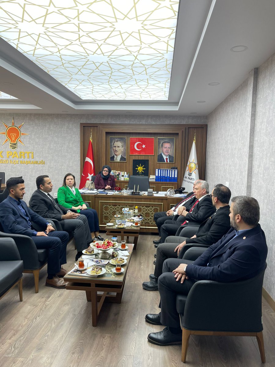 AhmetSavull's tweet photo. Yeniden Refah Partisi Beylikdüzü İlçe Başkanlığı olarak ilçe başkanımız ve 3.bölge milletvekili adayımız @BulenAydin49 Bey riyasetinde Ak Parti Beylikdüzü İlçe Başkanlığını ve Ülkü Ocakları Beylikdüzü İlçe Başkanlığını ziyaret edip bayramlarını tebrik ettik. https://t.co/szpNThe4qr