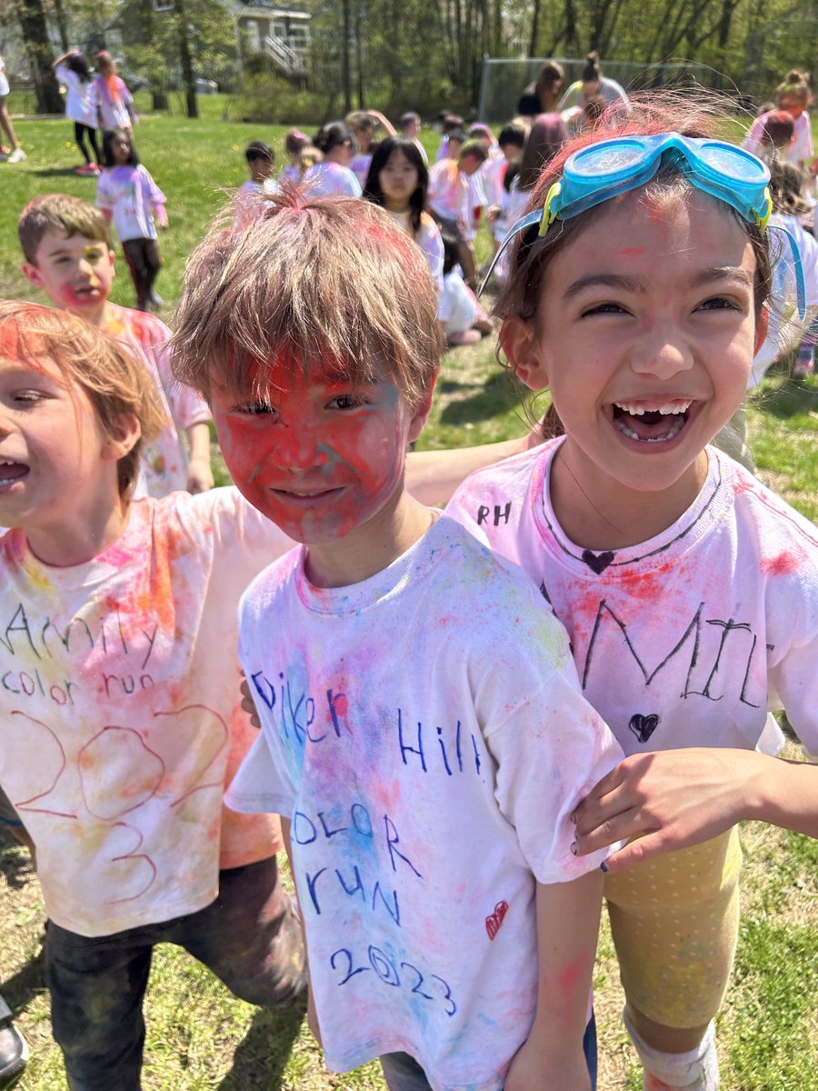 jdbksmc's tweet photo. Ramily Color run 2023. Such an amazing day@RikerHillRams #WeAreRamily https://t.co/mpek0EDnF8