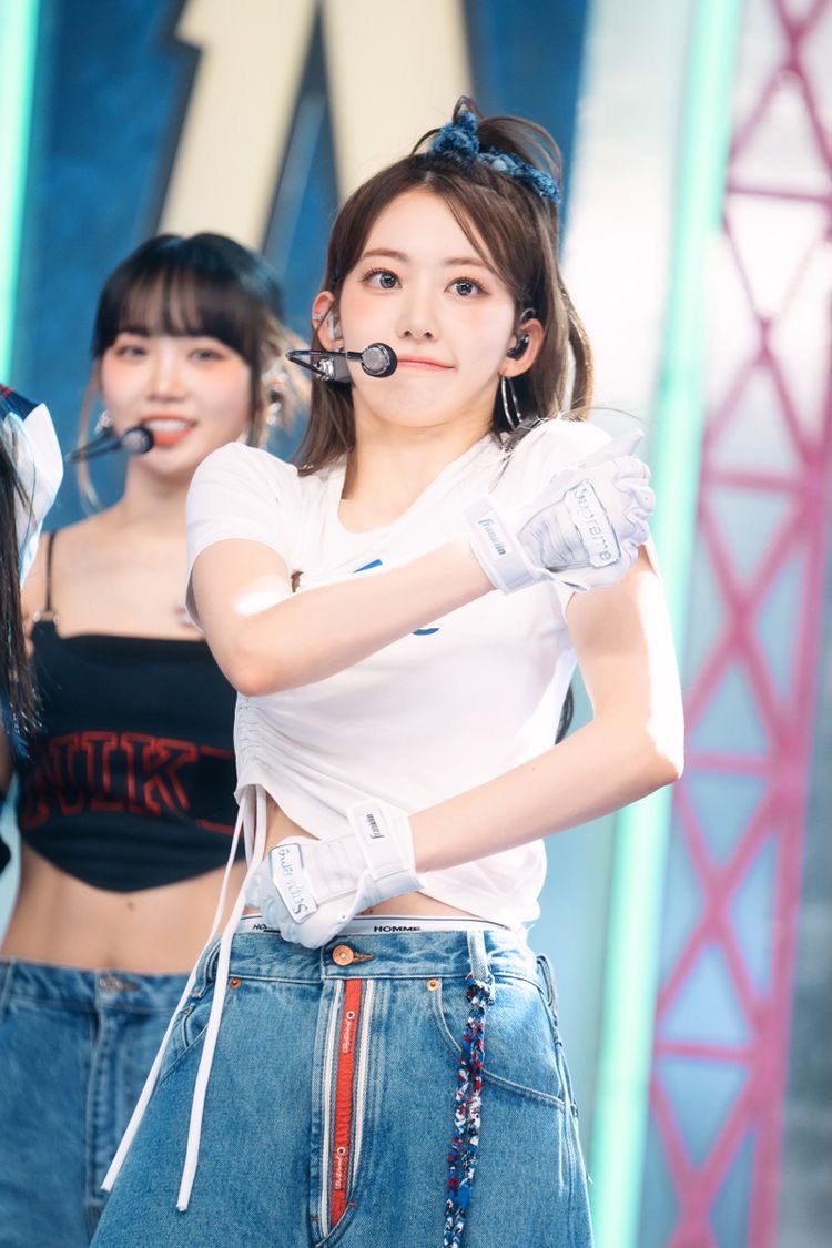 Saku16_39's tweet photo. 🏷 新𝘛𝘢𝘨 ！

　             🌸宮脇咲良🌸

             02line ⌇ 🚹 ⌇ 同他◎

           ♡or↻でお迎え行きます‼️

 #LE_SSERAFIM好きな人と繋がりたい
 #LesSerafim好きな人と繋がりたい 
 #LE_SSERAFIM
 #宮脇咲良 https://t.co/cf3tcs6C4h
