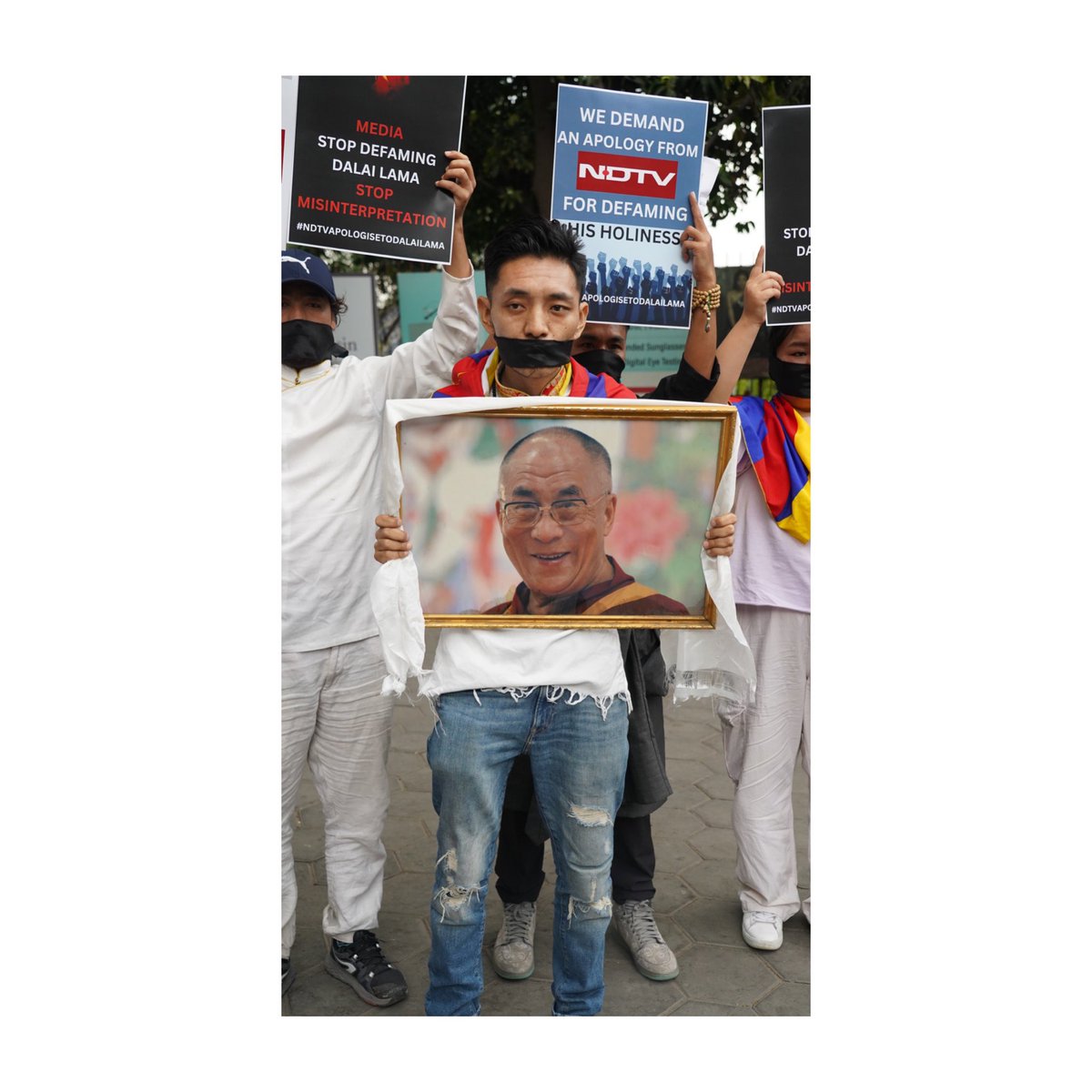 tenziitsewang's tweet photo. Group of #Tibetan individuals, working in different fields,came together with a peaceful protest in front of the  @ndtvindia @ndtv  headquarters for false Accusations against Noble peace price winner @DalaiLama  #NDTVApologiseToDalaiLama 
#IStandWithDalaiLama https://t.co/31nQhJPAWx