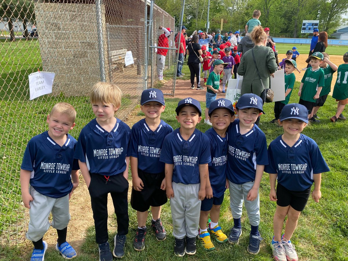 Joe1979soli's tweet photo. @MonroeTwpLL Tball Yankees!!!! https://t.co/HCXADhuSxR