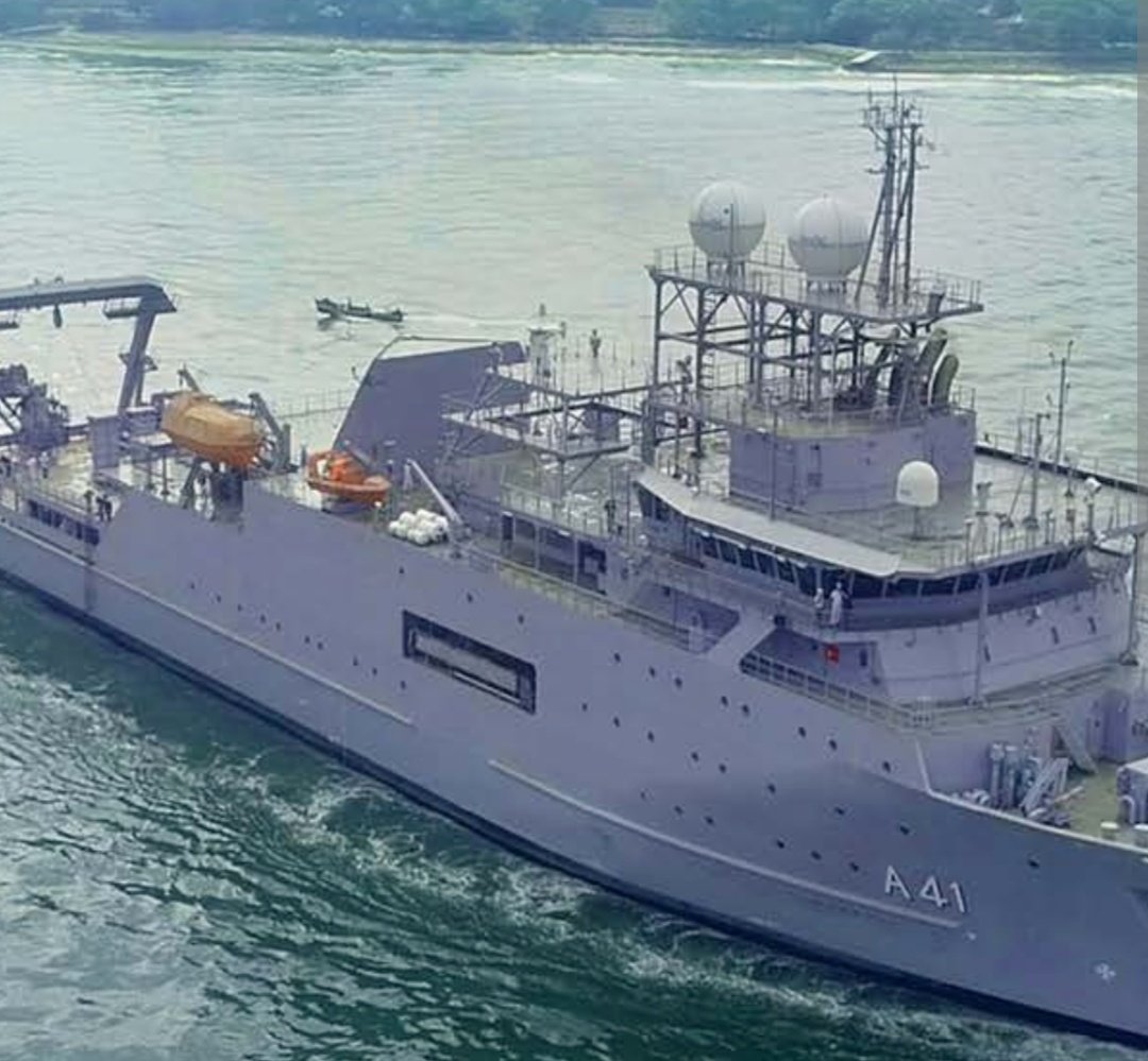 NewsIADN's tweet image. The naval #AAD/#BMD missile is likely fired from A41 INS #Anvesh of Indian Navy as can be seen from the structure.

This ship is often dubbed as the floating test range of #India.

#IADN