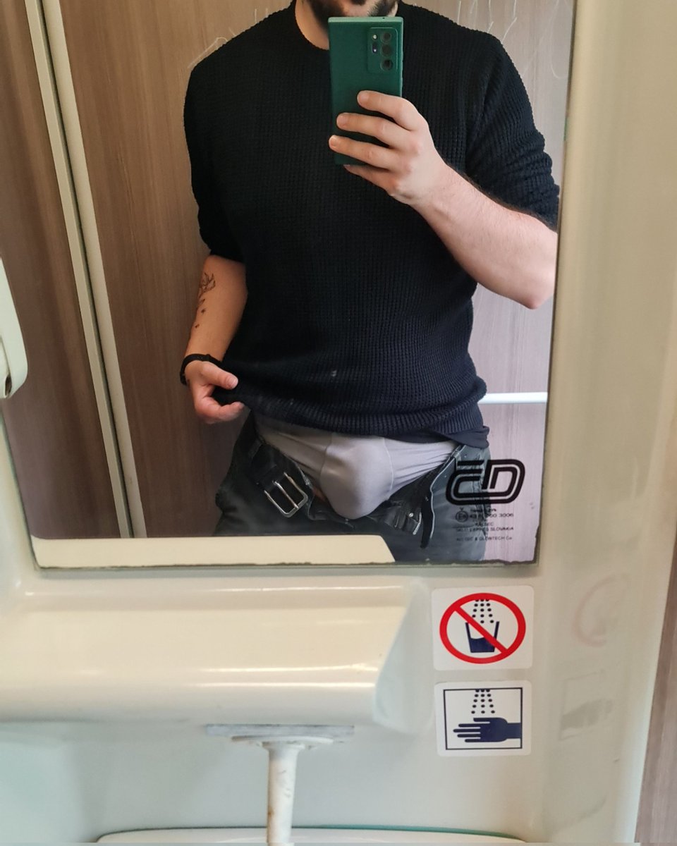 LoveYourMoans's tweet photo. Would u like serve me in the train? 😈
More photos on 0f 😈
#gay #dick #bulge #outdoorfun #gaytrain #gayczech #czechgay #daddy #topgay #domtop #beargay #czechbear #cruising #nakedman #men #boy #czechcurak #czechdick #daddyfortwink #gaydaddy #hairygay #bigdick #mensunderwear https://t.co/hLEvkmyQJZ