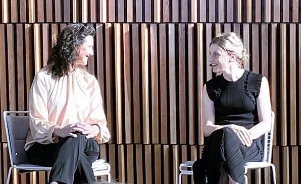 Spectacular premier of #LightofPassage by Canada’s #CrystalPite 🇨🇦 partnering with 🇳🇴 Norwegian National Ballet at #Oslo Opera House. 

Powerful expression of the plight and hope of #refugees.  Don’t miss it!