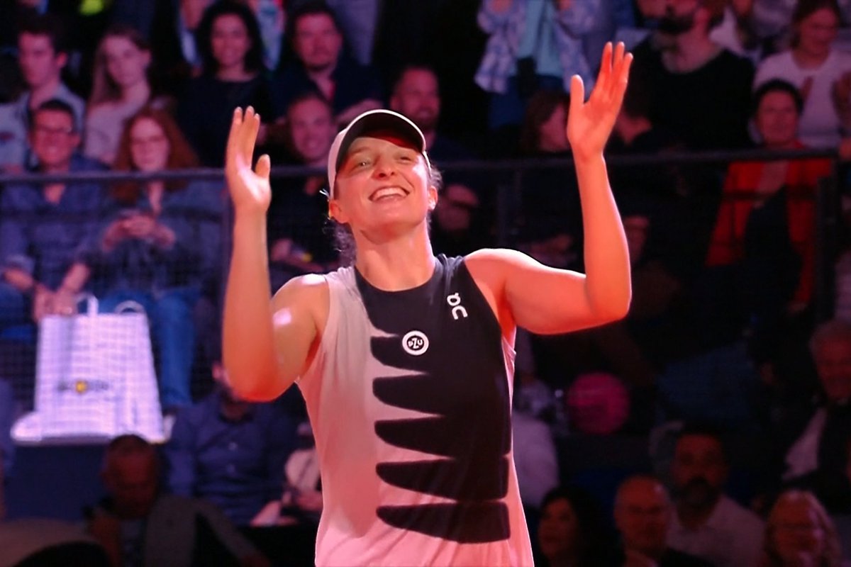 es225p90's tweet photo. JAZDAAAA!!! #1GA #TEAMSWIATEK #CONGRATS #PorscheTennis #Stuttgart #TitleDefended https://t.co/EWQhS92poy