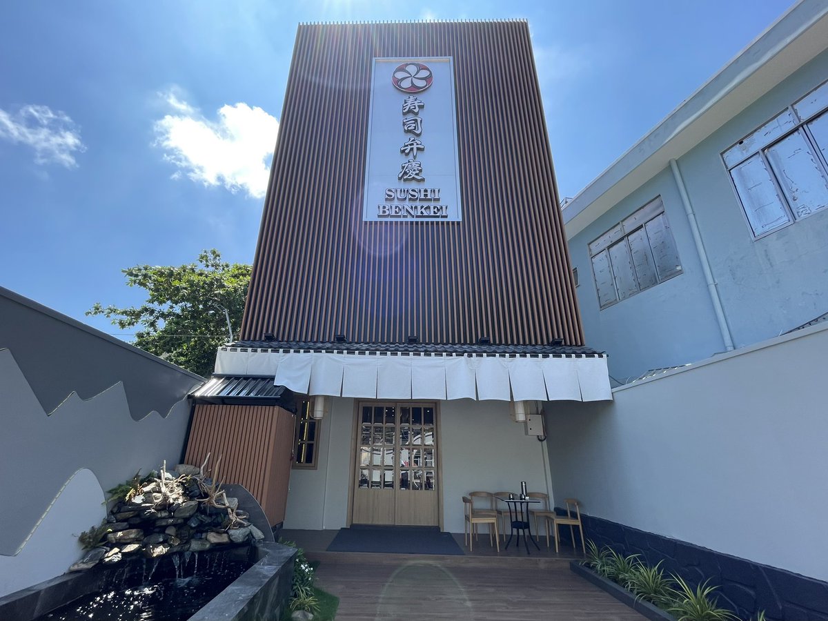 muroingo's tweet photo. 先月進出したベトナム弁慶に行って来ました🍣場所はブンタウというリゾート地です。

本部から日本人板前が常に出向しているので100%弁慶品質でした✨

豊洲からの輸入が多いですが、地物を起用する方針は受け継がれており、ハタやイカ、海老はブンタウ産を使っているとのこと！

観光の際はぜひ！ https://t.co/hBHRrvEj2h