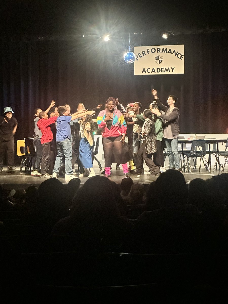 GrandviewMiddle's tweet image. Huge Congratulations to Mrs. Wolz and the cast of this year's musical Fame Jr. The show was amazing, and we are so proud of our students! #EveryOnesGrowingAtGMS #InspirePassion