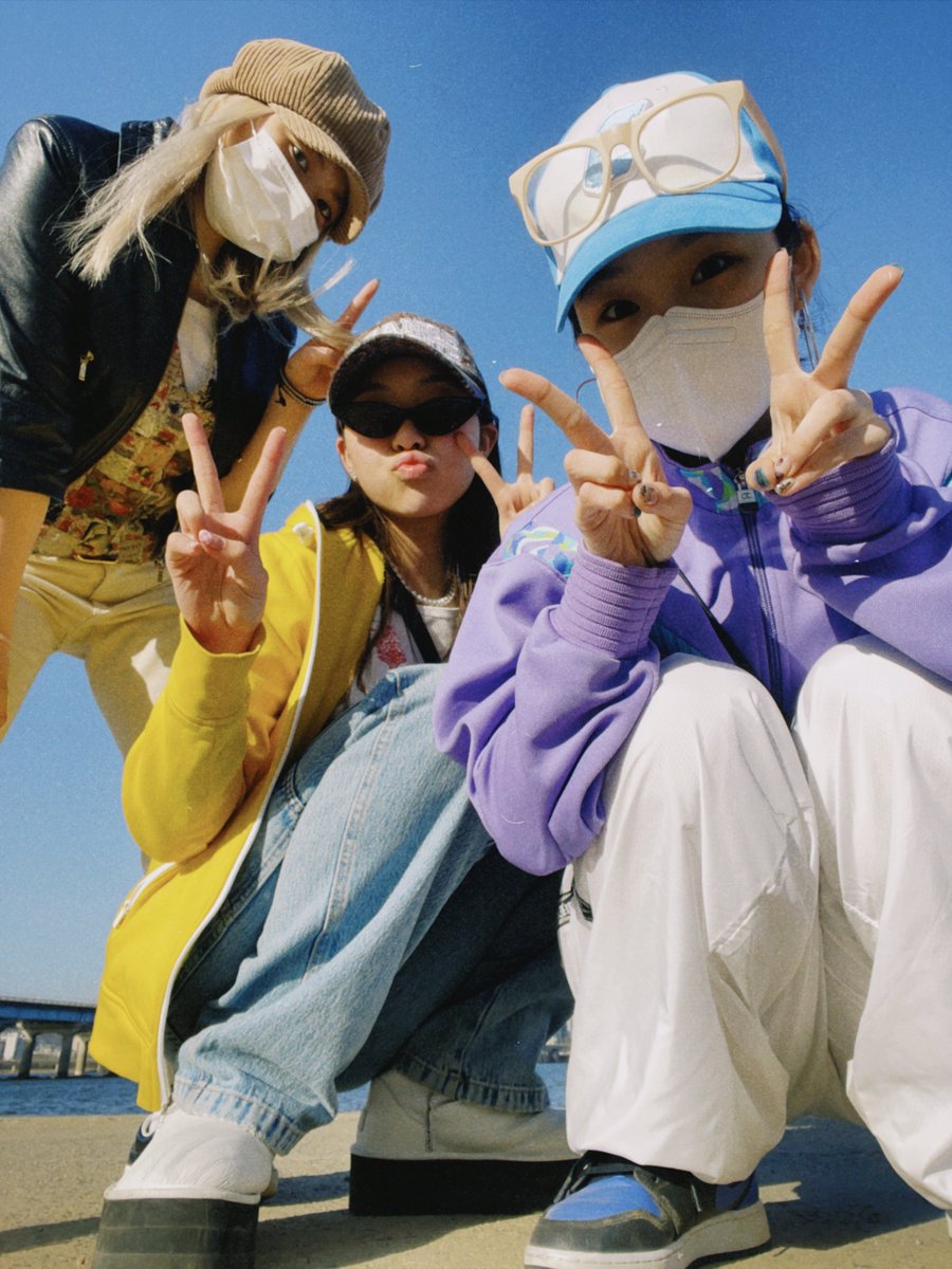 ceocona's tweet photo. A well-spent day with my “dearest” roommies! 🧢 https://t.co/8ZMeaLt0FQ