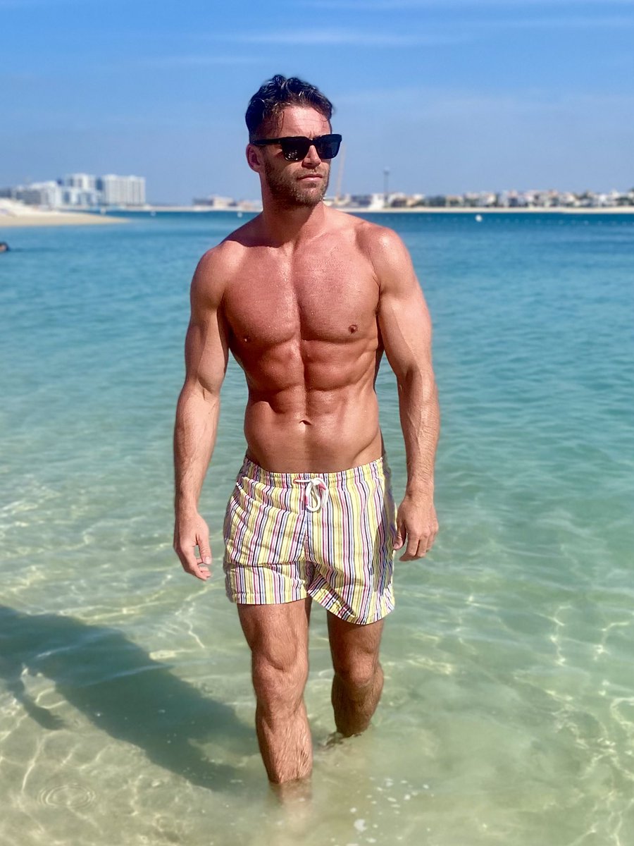 Hot Dudes Good Mood 🇺🇦 on Twitter: "RT @AshleyGibson812: 007 😎 https://onlyfans.com/ag812"